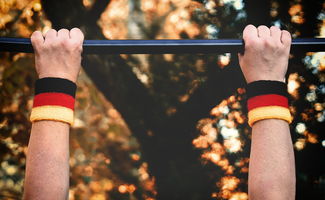 爱游戏在线登录-英超球队通过高强度间歇训练提升球员耐力表现，英超球队一天训练多久